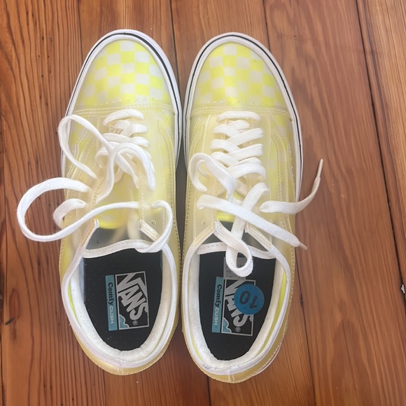 Awesome pair of very unique vans. - Picture 2 of 6